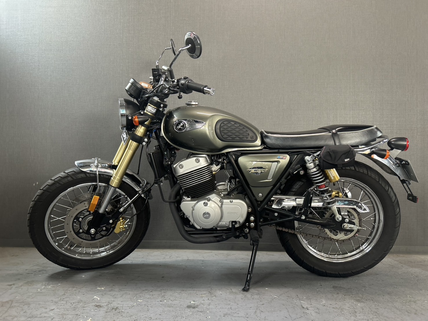 Legend250 TWINⅢ | 大阪 レンタルバイク 二輪処グループ